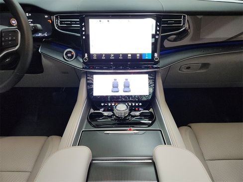 New 2026 Jeep Grand Wagoneer L Summit image 14