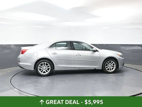 Used 2014 Chevrolet Malibu LT FWD image 2