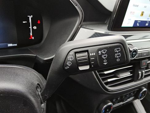 Used 2025 Ford Escape ST-Line image 30