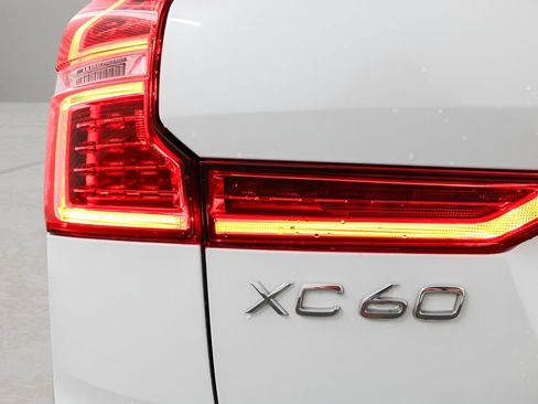 Used 2023 Volvo XC60 B5 Core w/ Climate Package AWD/4WD image 44