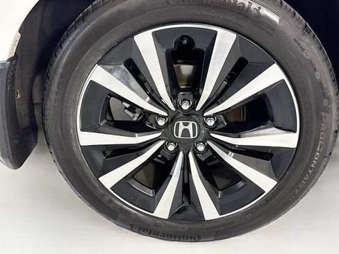 Certified 2024 Honda Civic EX-L image 33