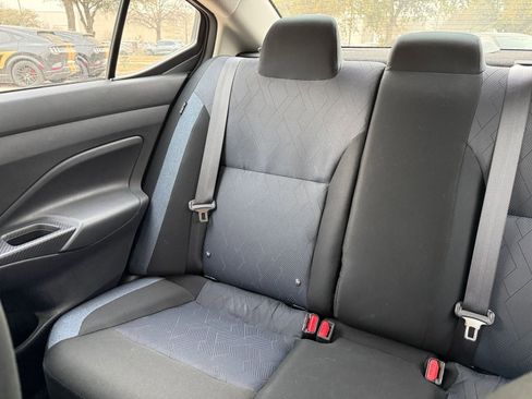 Used 2025 Nissan Versa SV image 39