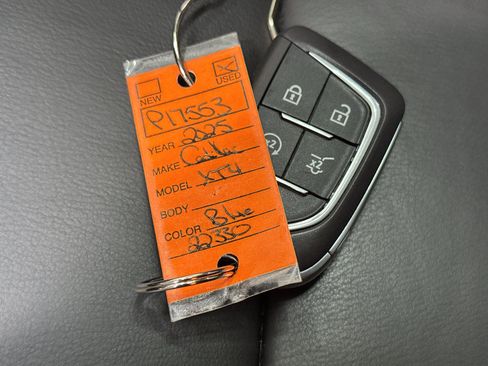 Used 2025 Cadillac XT4 Premium Luxury AWD/4WD image 40