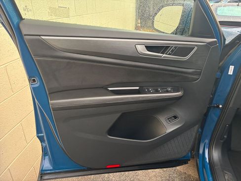 Used 2025 Volkswagen Atlas Cross Sport SE image 20