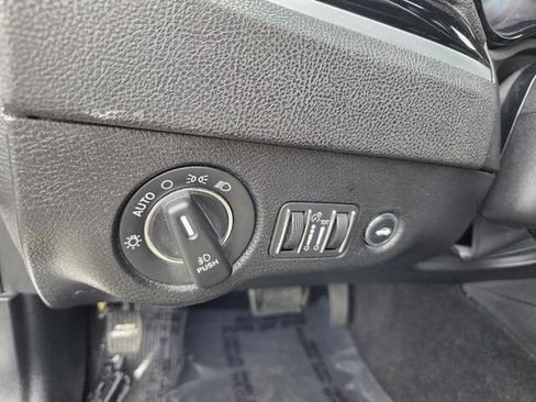 Used 2019 Chrysler 300 S image 10