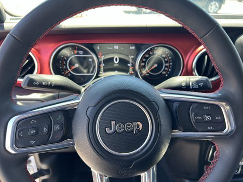 Used 2023 Jeep Gladiator Rubicon w/ LED Lighting Group AWD/4WD image 12