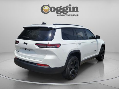 Used 2023 Jeep Grand Cherokee L Laredo AWD/4WD image 3