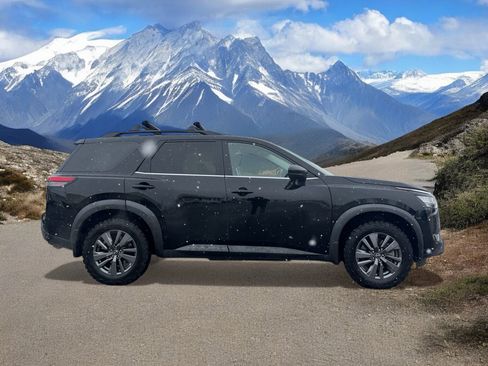 Used 2022 Nissan Pathfinder SV image 6