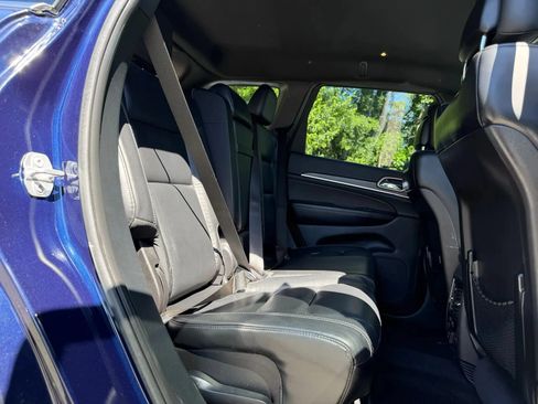 Used 2017 Jeep Grand Cherokee Limited AWD/4WD image 15