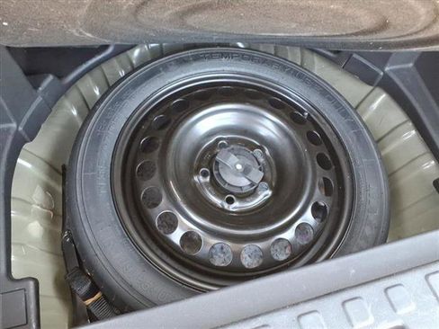 Used 2022 GMC Terrain SLE w/ Driver Convenience Package image 15