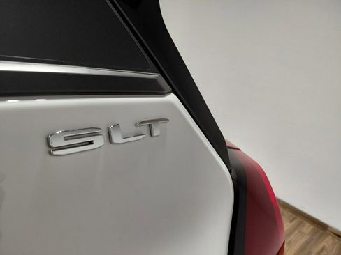 Certified 2024 GMC Terrain SLT image 15