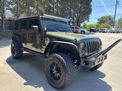 Used 2008 Jeep Wrangler Unlimited Sahara AWD/4WD image 5