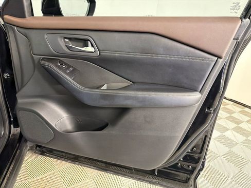 Used 2023 Nissan Rogue SL FWD image 15