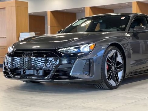 Used 2022 Audi RS e-tron GT AWD/4WD image 40