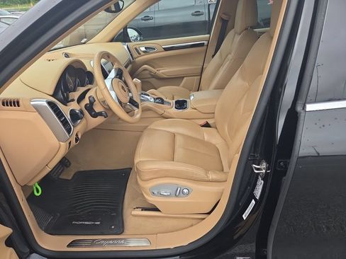 Used 2016 Porsche Cayenne AWD/4WD image 9