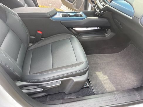 Certified 2024 Chevrolet Equinox EV LT image 21