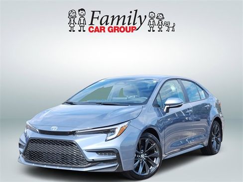 Certified 2025 Toyota Corolla SE image 1