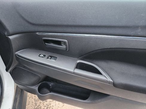 Used 2015 Mitsubishi Outlander Sport ES image 21