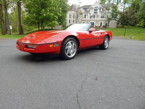 Used 1988 Chevrolet Corvette Convertible RWD image 86