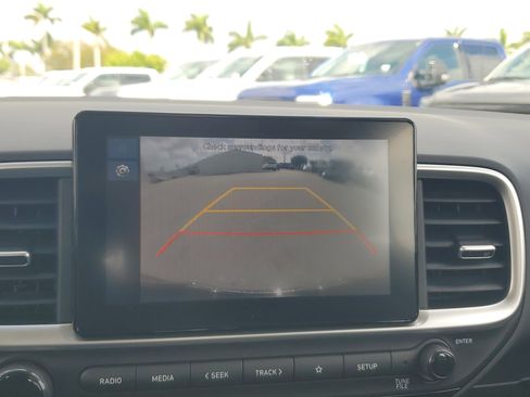 Used 2024 Hyundai Venue SEL image 10