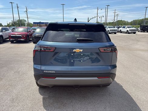 New 2026 Chevrolet Equinox LT FWD image 3