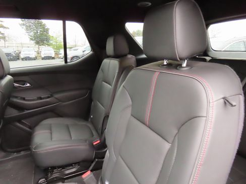 Used 2023 Chevrolet Traverse RS image 29