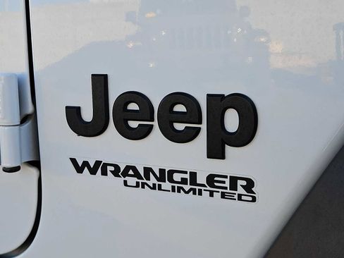 Used 2021 Jeep Wrangler Unlimited Sport image 12