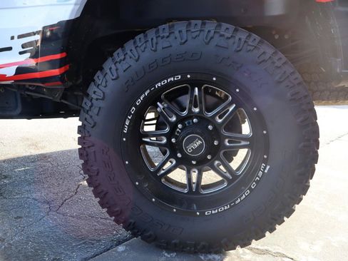 Used 2021 Ford F250 Platinum w/ FX4 Off-Road Package AWD/4WD image 39