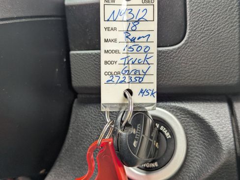 Used 2018 RAM 1500 Express AWD/4WD image 35
