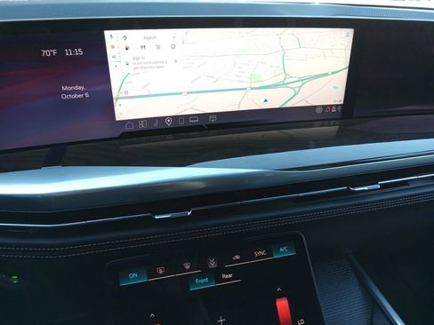 Used 2025 Cadillac Escalade Sport Platinum w/ LPO, ONYX Package image 15