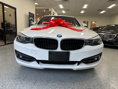 Used 2018 BMW 330i Gran Turismo xDrive image 12