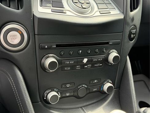 Used 2018 Nissan 370Z Touring RWD image 40