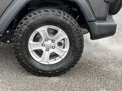 Used 2023 Jeep Wrangler Sport S image 9