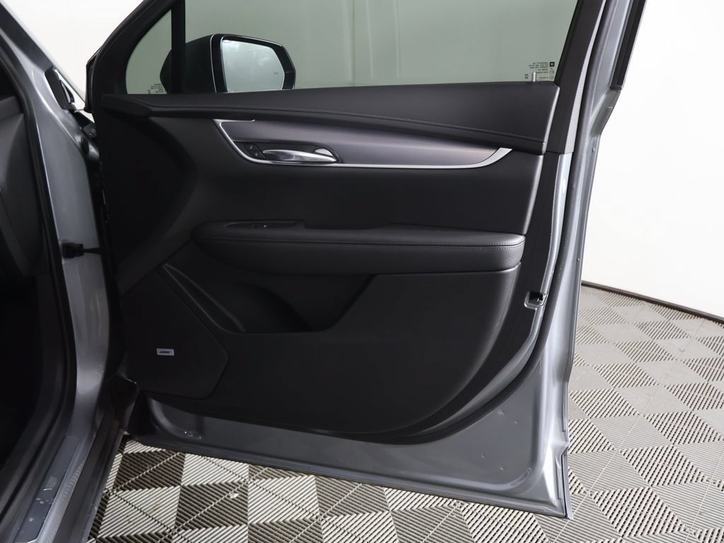 Used 2024 Cadillac XT6 Luxury w/ LPO, Floor Liner Package AWD/4WD image 24