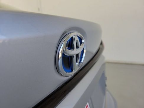 Used 2025 Toyota Corolla LE FWD image 10