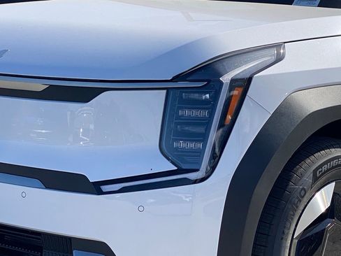 New 2026 Kia EV9 Light RWD image 13