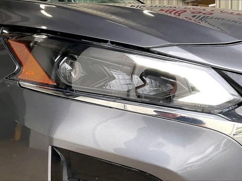 Used 2025 Nissan Altima 2.5 SV image 26