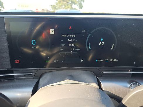 Used 2024 Hyundai Kona SEL FWD image 7
