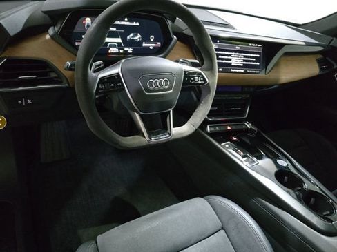 Used 2022 Audi e-tron GT Premium Plus AWD/4WD image 4