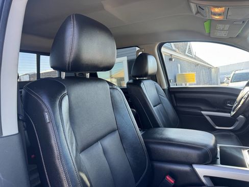 Used 2017 Nissan Titan SL image 36