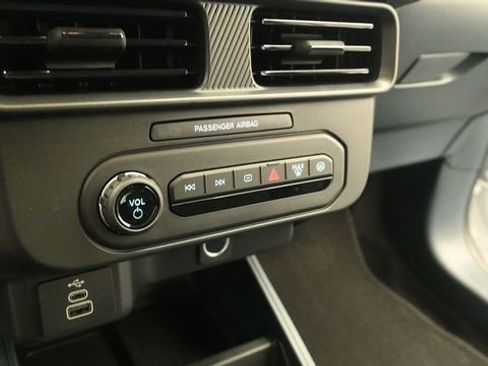 New 2026 Ford Maverick XL w/ Equipment Group 101A AWD/4WD image 19