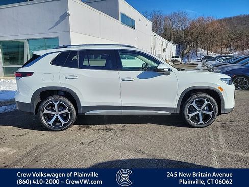 New 2026 Volkswagen Tiguan SE image 30