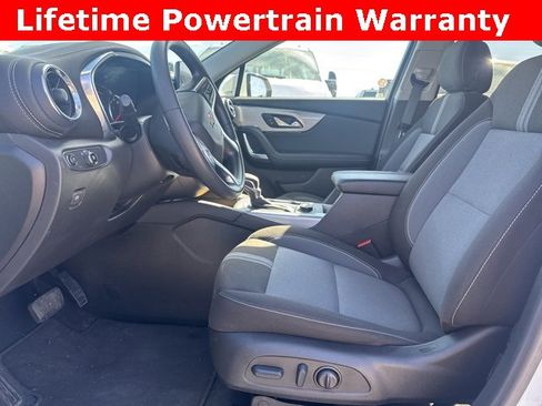 Used 2025 Chevrolet Blazer LT image 2