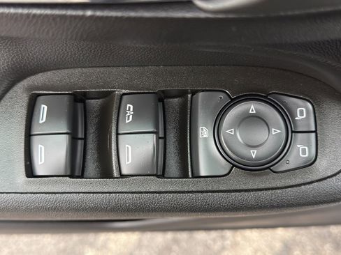 Used 2023 Chevrolet Equinox LT image 12