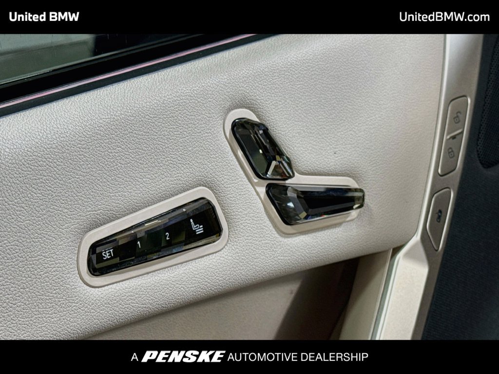 Used 2024 BMW iX xDrive50 w/ Premium Package AWD/4WD image 11