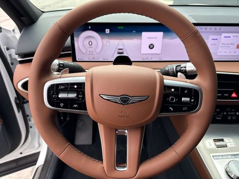 New 2026 Genesis GV70 2.5T Advanced image 3