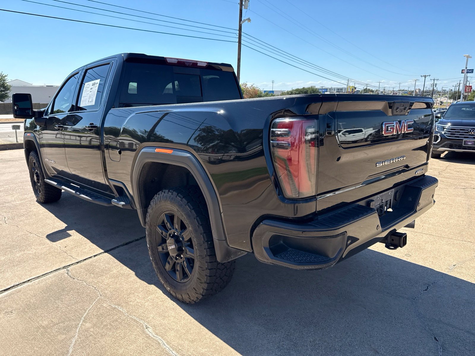 Used 2024 GMC Sierra 2500 AT4 w/ AT4 Premium Plus Package AWD/4WD image 5