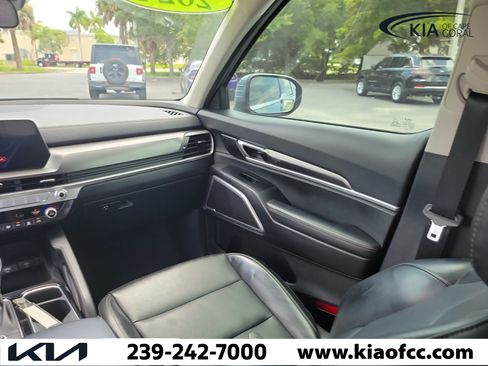 Certified 2024 Kia Telluride LX FWD image 16