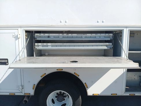 Used 2013 Ford E-450 and Econoline 450 Super Duty w/ Interior Upgrade Pkg RWD image 22