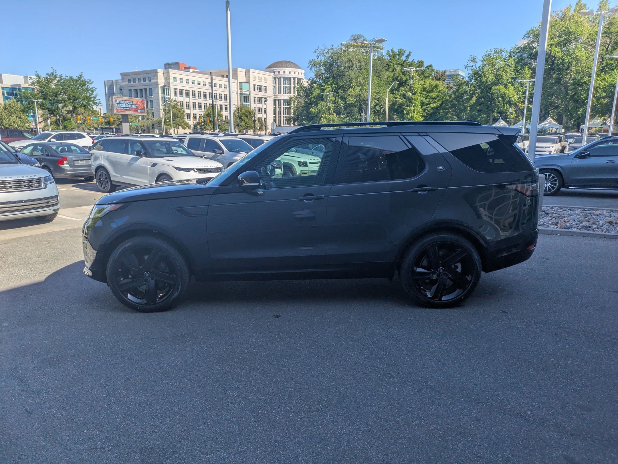 New 2026 Land Rover Discovery Limited Edition AWD/4WD image 8